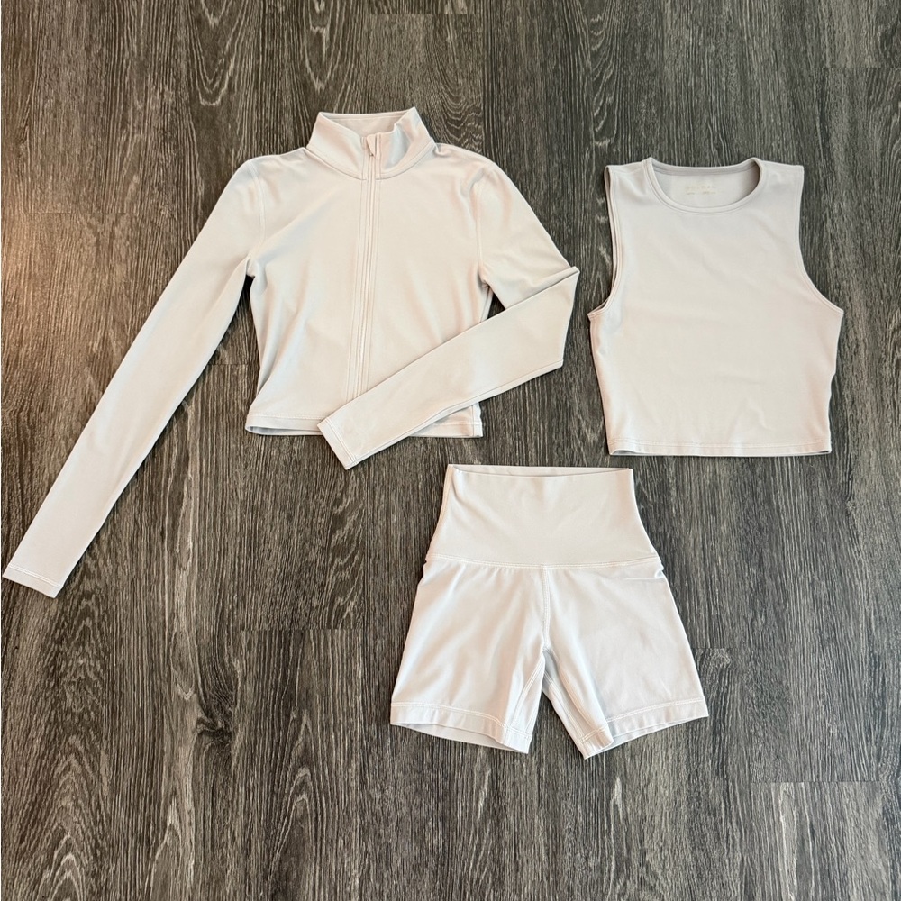 Aritzia Golden Butter Ashen 3-Piece Set - Picture 2 of 12